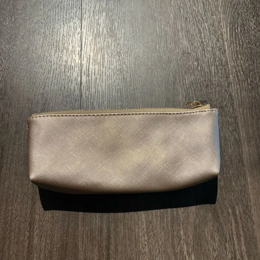 Neiman Marcus “weekend wishes” light pink makeup bag